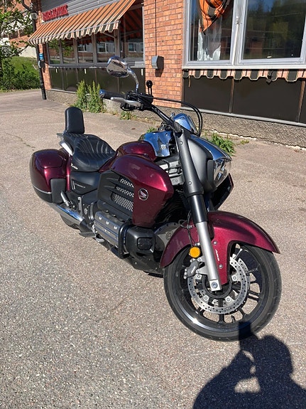 Honda GL1800C Gold Wing Valkyrie 7 of 8