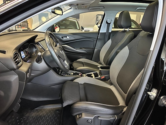 Opel Grandland X 8 of 15