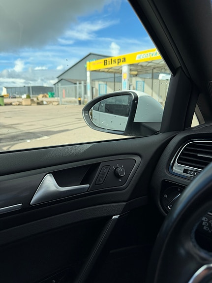 Volkswagen Golf VII 26 of 30