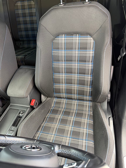 Volkswagen Golf VII 21 of 30