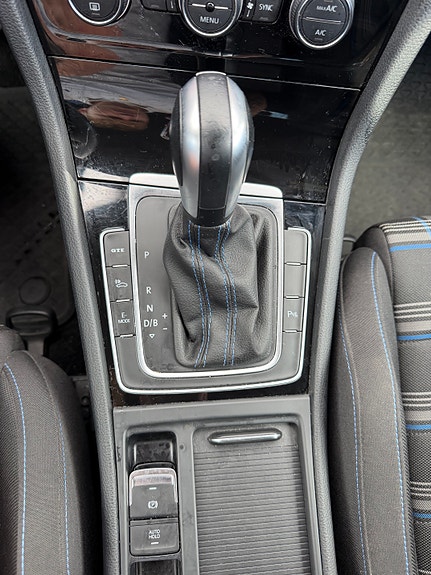 Volkswagen Golf VII 19 of 30