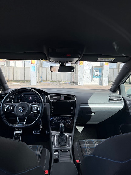 Volkswagen Golf VII 16 of 30