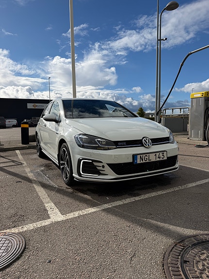 Volkswagen Golf VII 2 of 30