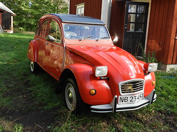 Citroen 2CV 2 of 5