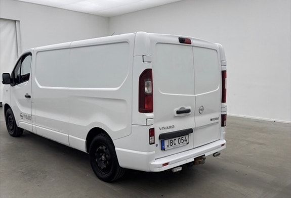 Opel Vivaro 3 of 8