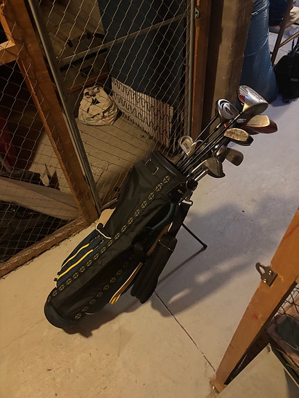 Golfpaket – 24 golfklubbor, Top Flite-bag och ca 30 golfbollar