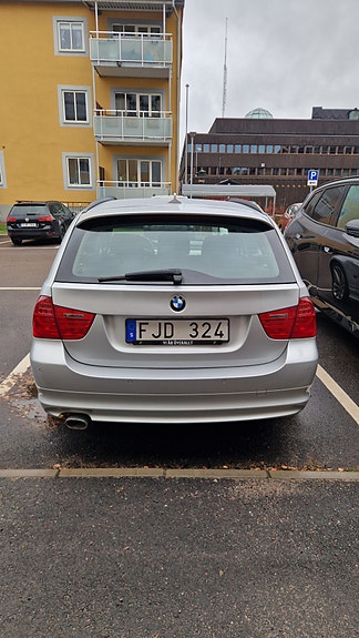 BMW 320d 5 of 12