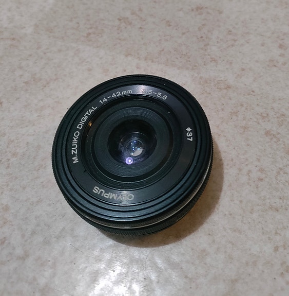 Olympus 14–42mm Lens objektiv svart