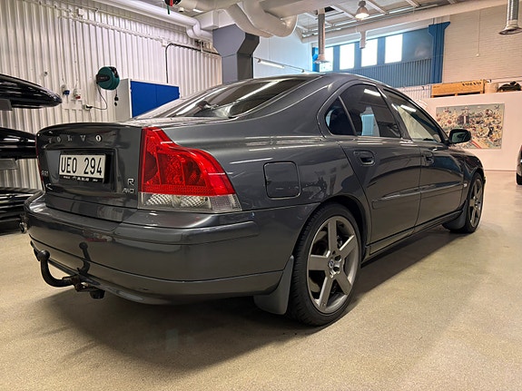 Volvo S60 2 of 4