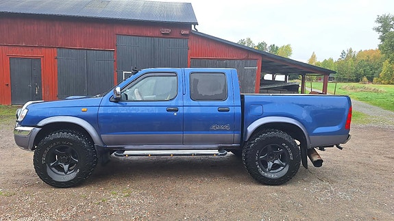 Nissan NP300 4 of 10