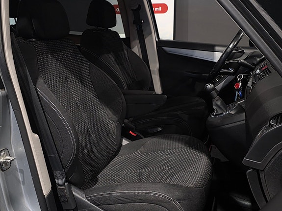 Citroen C4 Picasso 18 of 19