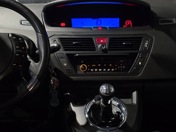 Citroen C4 Picasso 15 of 19