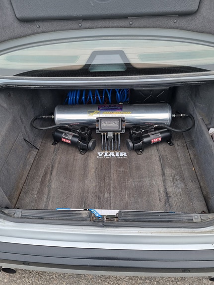 BMW 740i 4 of 4