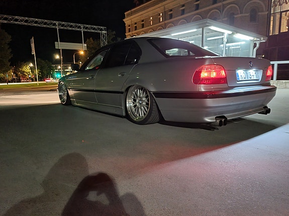 BMW 740i 2 of 4