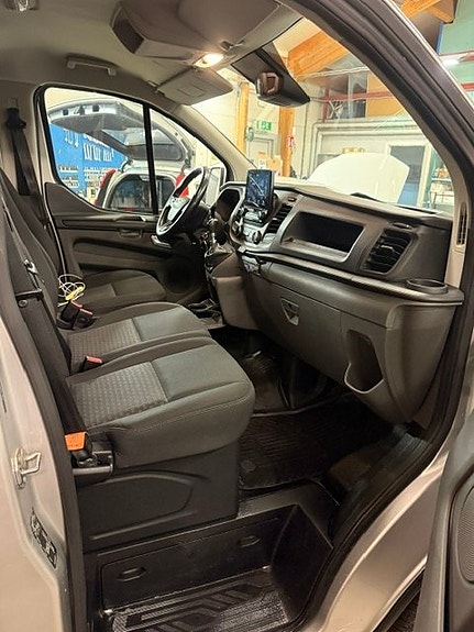 Ford Transit Custom 9 of 10