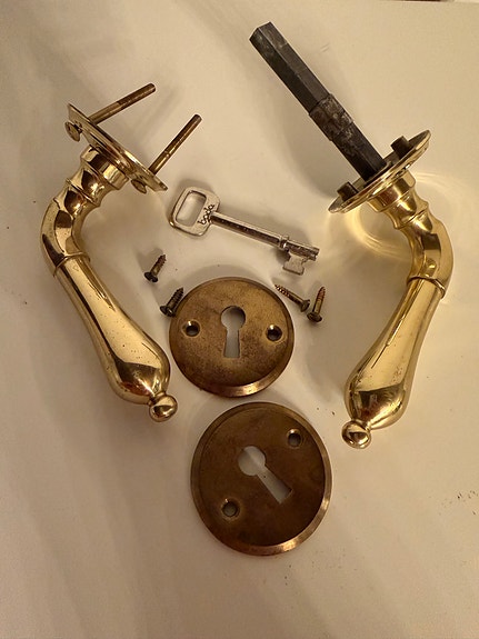 Product image 1 of 3