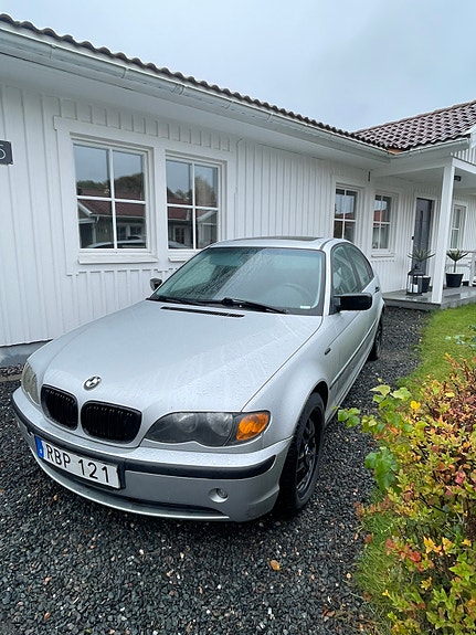 BMW 318i 3 of 6