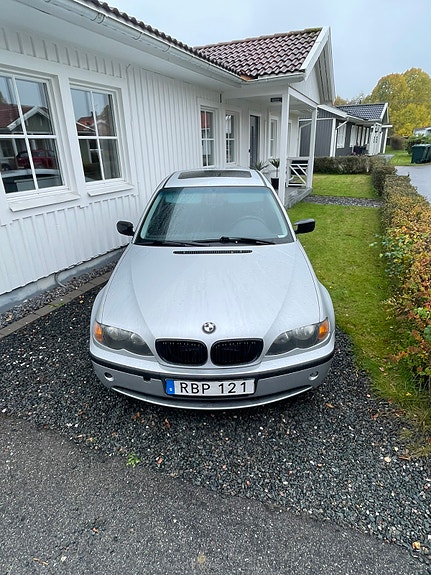 BMW 318i 4 of 6