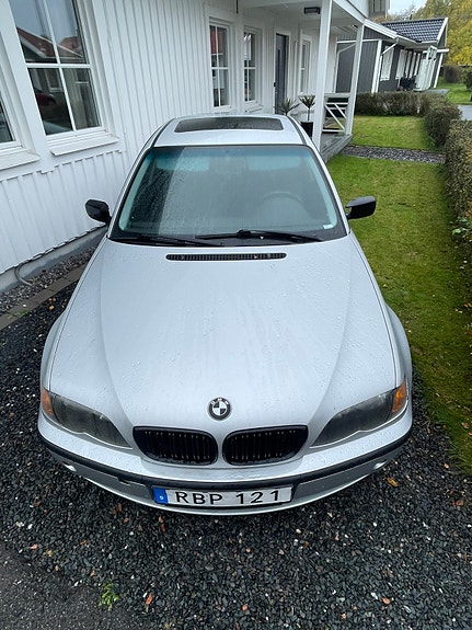 BMW 318i 5 of 6