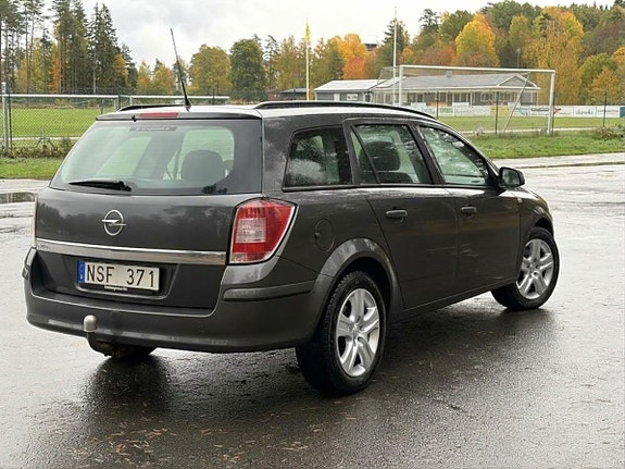 Opel Astra 2 of 3