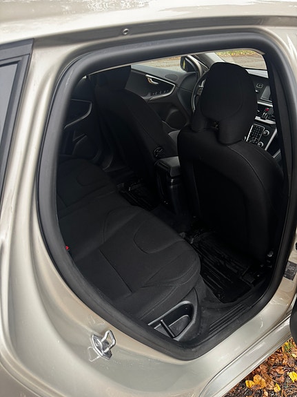 Volvo V40 7 of 16