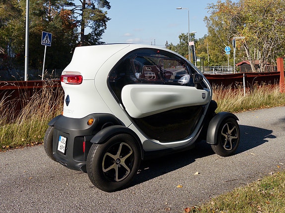 Renault Twizy Urban 80 2 of 5