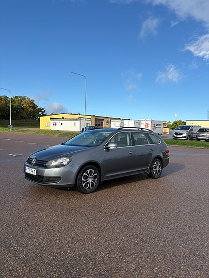 Volkswagen Golf VI 2 of 10