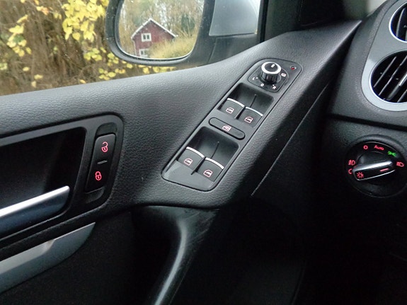Volkswagen Tiguan 13 of 30