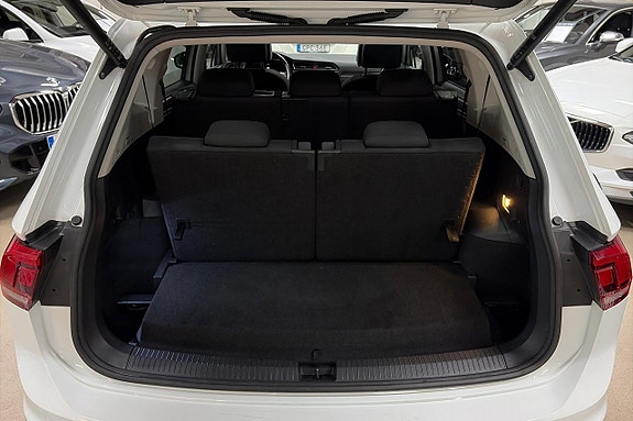 Volkswagen Tiguan Allspace 10 of 30