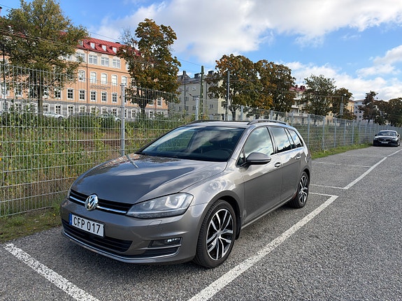 Volkswagen Golf VII 2 of 12