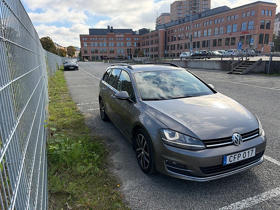 Volkswagen Golf VII 3 of 12