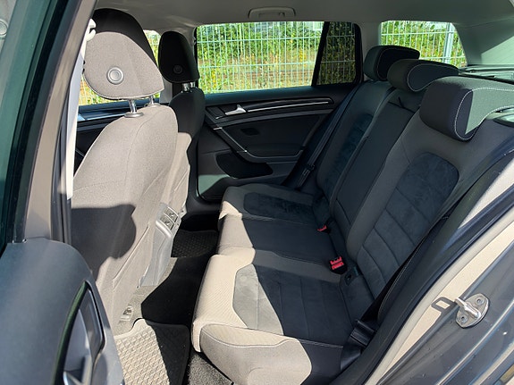 Volkswagen Golf VII 12 of 12