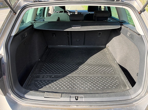 Volkswagen Golf VII 11 of 12