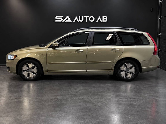 Volvo V50 4 of 24