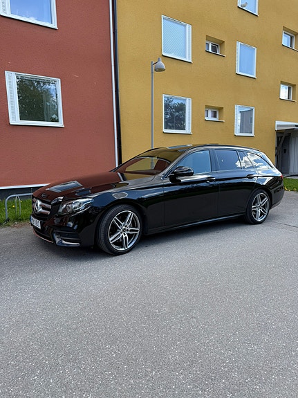 Mercedes-Benz E 220 d 2 of 12