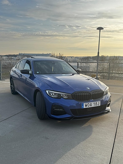 BMW 330e 2 of 4