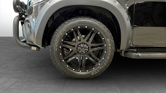 Mercedes-Benz X-Klass 7 of 12
