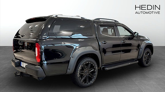 Mercedes-Benz X-Klass 2 of 12
