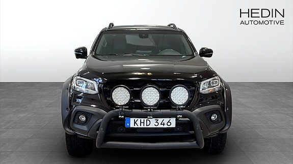 Mercedes-Benz X-Klass 3 of 12