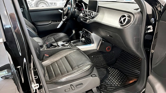 Mercedes-Benz X-Klass 10 of 12