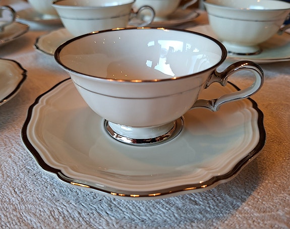 Product image 1 of 6