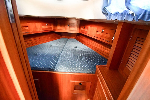 Hallberg-Rassy 34 7 of 20