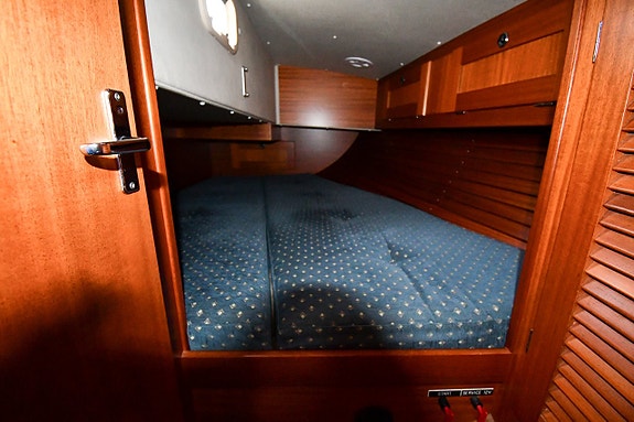 Hallberg-Rassy 34 12 of 20