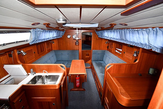 Hallberg-Rassy 34 2 of 20
