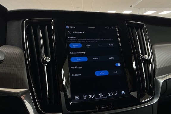 Volvo V90 26 of 30