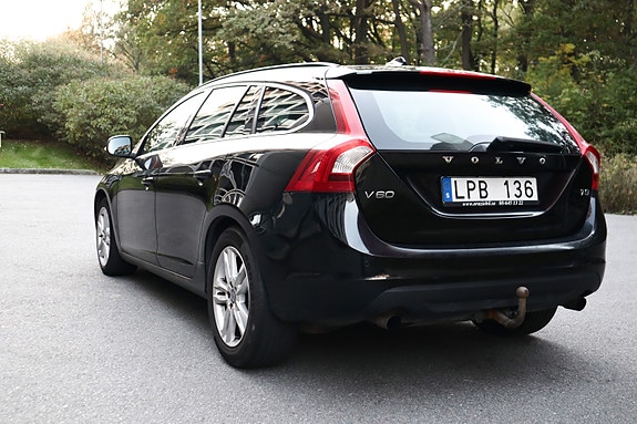 Volvo V60 3 of 5