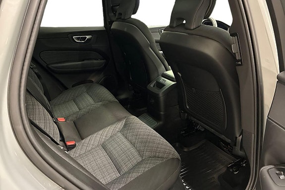 Volvo XC60 13 of 25