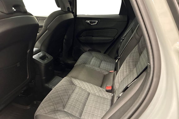 Volvo XC60 17 of 25