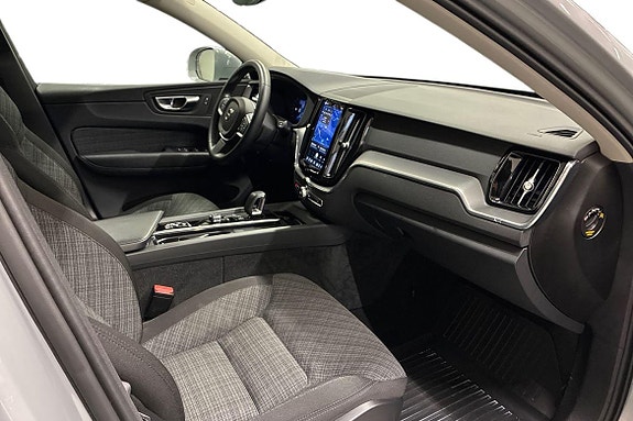 Volvo XC60 12 of 25