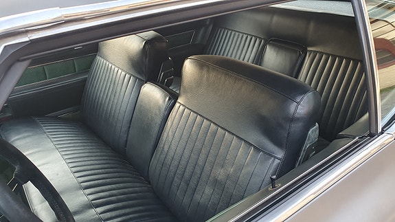 Cadillac Coupé DeVille 5 of 7